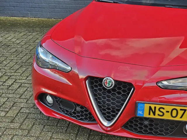 Alfa Romeo Giulia 2.0 Super / AUTOMAAT / 2017 Benzine 9