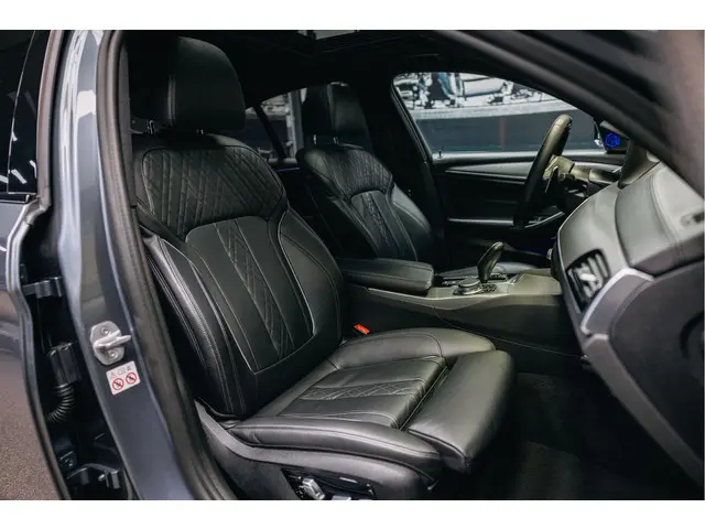 BMW 5 Serie 540i High Executive Edition 2019 Benzine 24