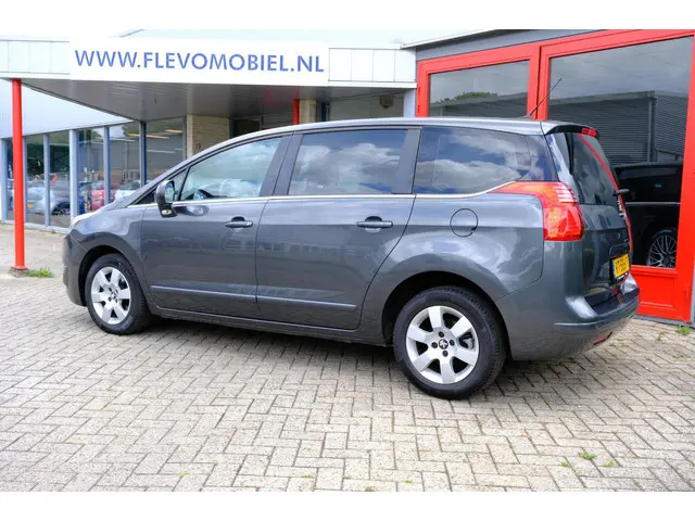 Peugeot 5008 1.6 HDi Blue Lease 2014 Diesel 22