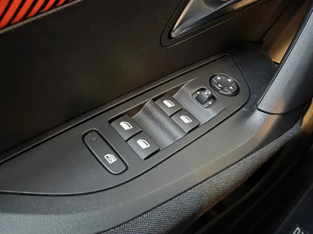 Peugeot 2008 1.2 PureTech Active Pack 2023 Benzine 22