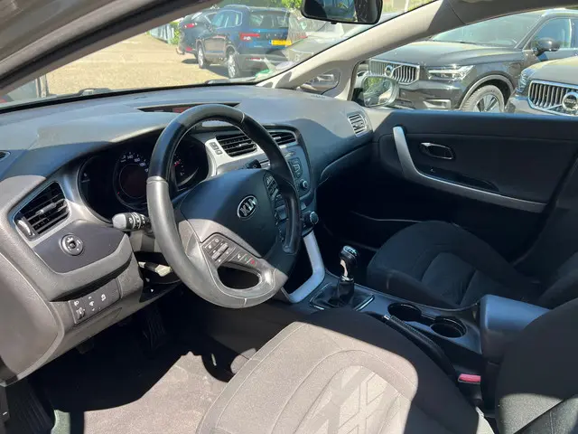 Kia cee'd Sportswagon 1.6 GDI ComfortLine 2015 Benzine 11