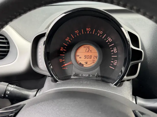 Toyota Aygo 1.0 VVT-I X-PLAY 2014 Benzine 22