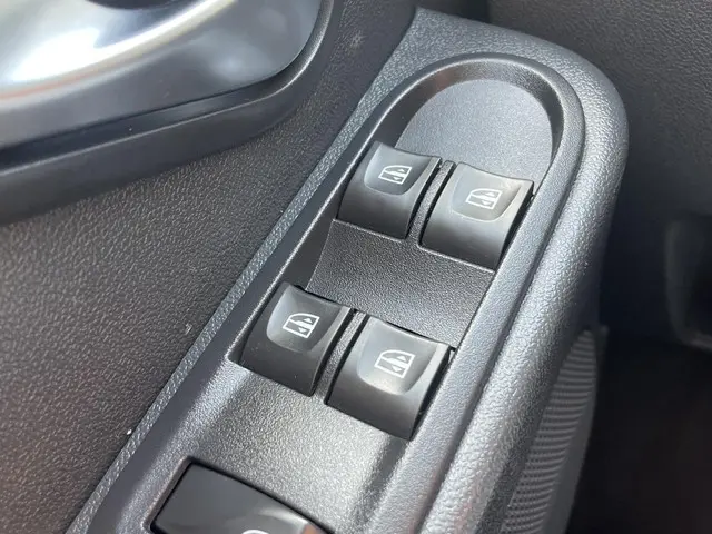 Dacia Duster 1.2 TCe 4x2 Blackshadow 2018 Benzine 18