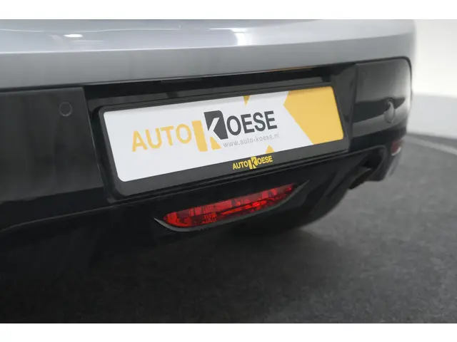 Peugeot 208 PureTech 100 Allure Pack 2023 Benzine 23