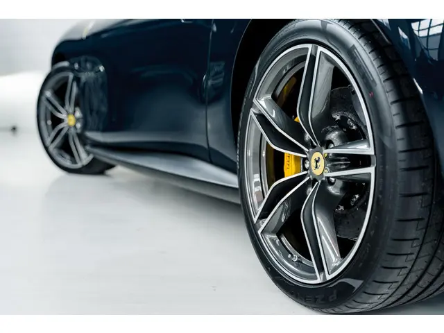 Ferrari Roma Spider 3.9 V8 2026 Benzine 24