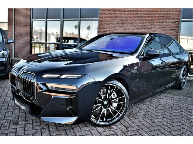 BMW 7 Serie 750e xDrive M-Sport 2025 Hybride Benzine 90