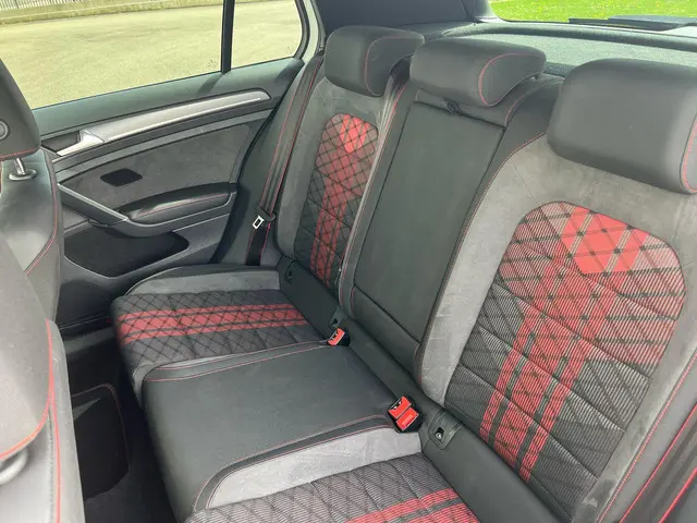 Volkswagen Golf 2.0 TSI GTI TCR 2019 Benzine 19