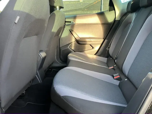 SEAT Arona 1.0 TSI Style Business Intense 2021 Benzine 6