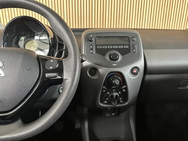 Peugeot 108 1.0 e-VTi Active 2022 Benzine 12