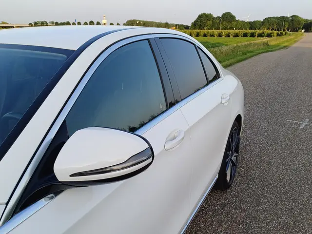 Mercedes-Benz E-Klasse 200 Premium 2017 Benzine 14