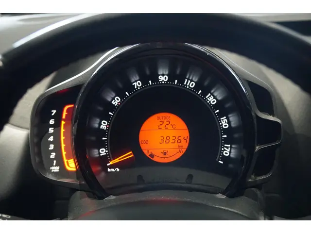 Toyota Aygo 1.0 VVT-i x-play limited 2019 Benzine 15