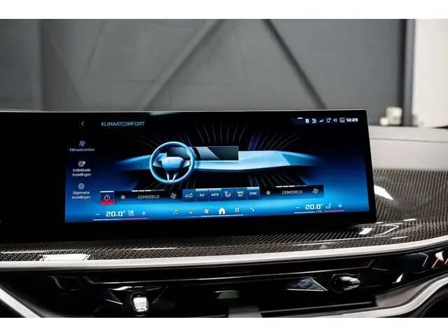 BMW X6 M60i xDrive 2023 Benzine 38