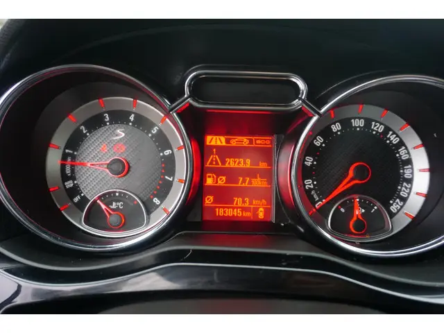 Opel ADAM 1.4 Turbo Rocks S 2015 Benzine 10