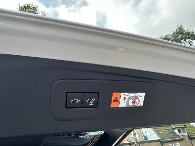 Toyota Land Cruiser 2.8 D-4D President 2025 Diesel 42