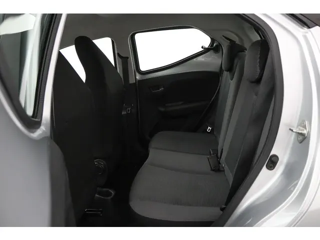 Toyota Aygo 1.0 VVT-i x-play 2022 Benzine 18