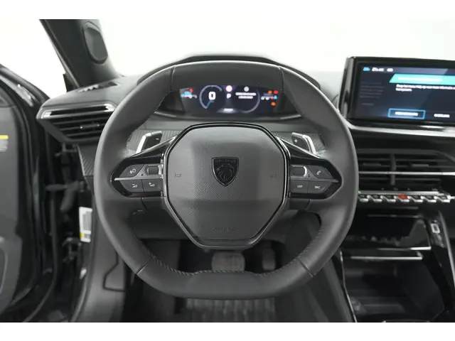 Peugeot 2008 PureTech 130 EAT8 Allure 2024 Benzine 35