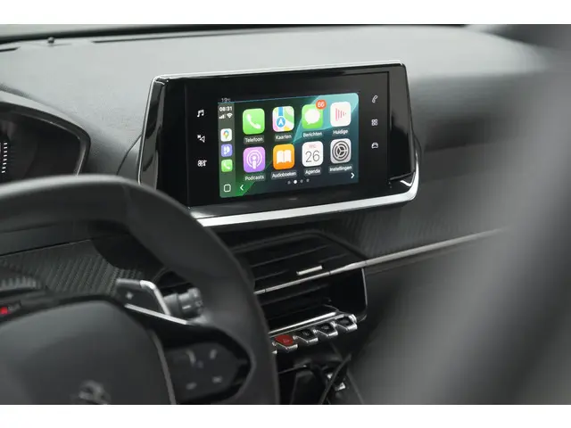 Peugeot 2008 PureTech 130 EAT8 Allure 2023 Benzine 61