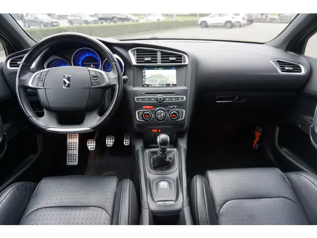 DS DS 4 CROSSBACK 1.2 PureTech So Chic 2015 Benzine 8