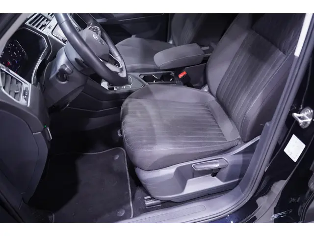 Volkswagen Tiguan Allspace 1.5 TSI Life 7p. 2023 Benzine 28