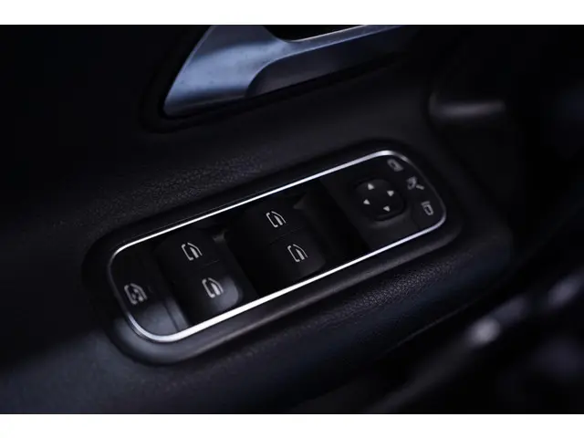 Mercedes-Benz A-Klasse 180d Design 2021 Diesel 45