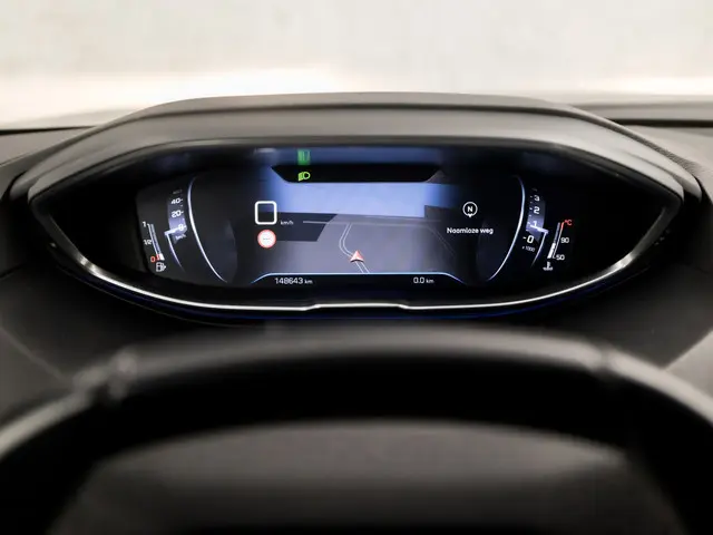 Peugeot 3008 1.2 PureTech Allure Sport 2019 Benzine 19