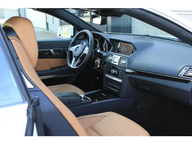 Mercedes-Benz E-Klasse Cabrio 400 AMG 2014 Benzine 15