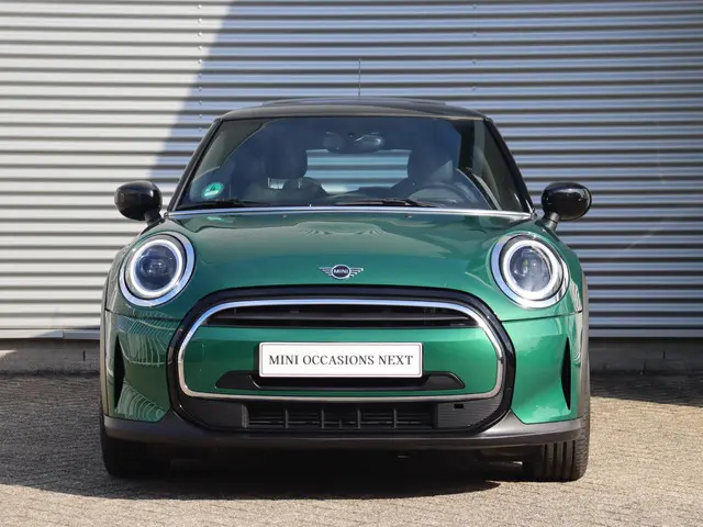 MINI 3-Deurs Cooper 2022 Benzine 3