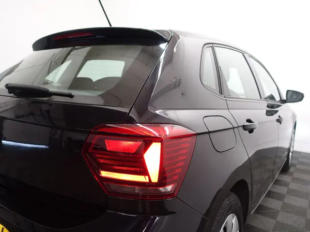 Volkswagen Polo 1.6 TDI Highline- 2018 Diesel 24