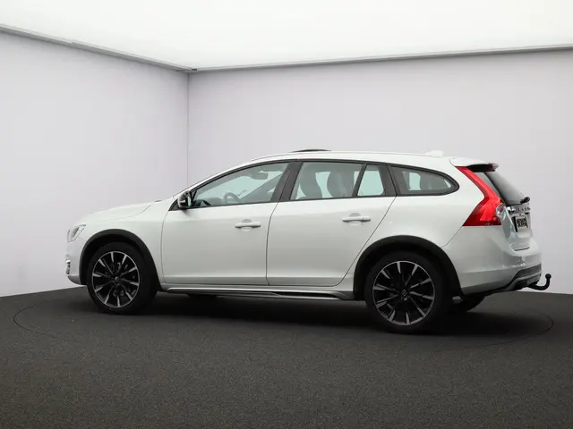 Volvo V60 Cross Country 2.0 T5 Polar+ 2018 Benzine 27