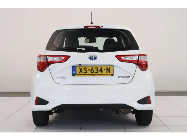 Toyota Yaris 1.5 Hybrid Executive 2019 Hybride Benzine 30