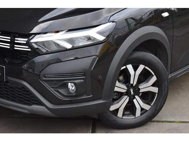 Dacia Sandero Stepway TCe 90 Comfort 2023 Benzine 4
