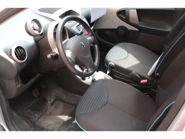 Peugeot 107 1.0 Première Automaat 2012 Benzine 10