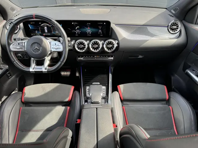 Mercedes-Benz GLA AMG 35 4MATIC 2021 Benzine 12