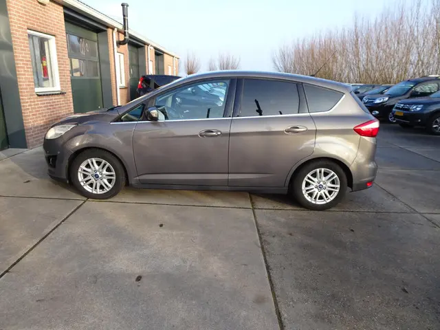 Ford C-MAX 1.0 Titanium 2014 Benzine 6