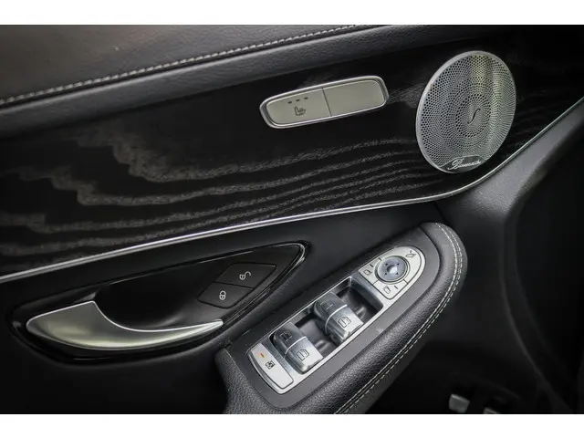 Mercedes-Benz GLC 250 4MATIC 2018 Benzine 22