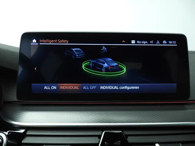 BMW 5 Serie Sedan 540i 2021 Benzine 29