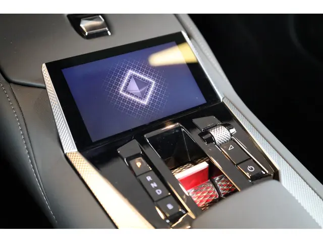 DS DS 4 e-Tense 225 'Etoile' 2024 Hybride Benzine 34