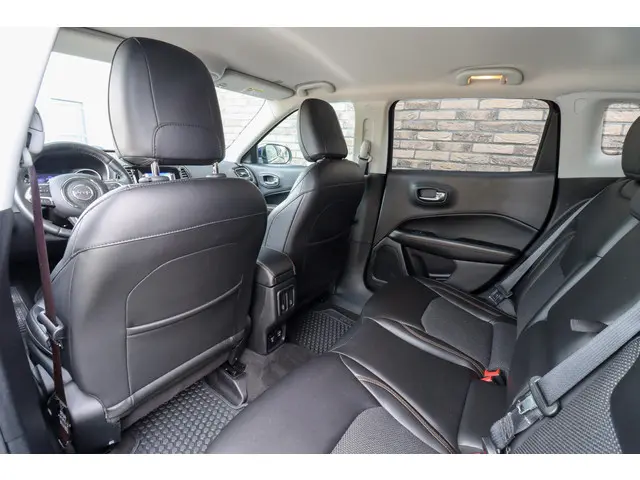 Jeep Compass 1.4 MultiAir Limited 4x4 2018 Benzine 9