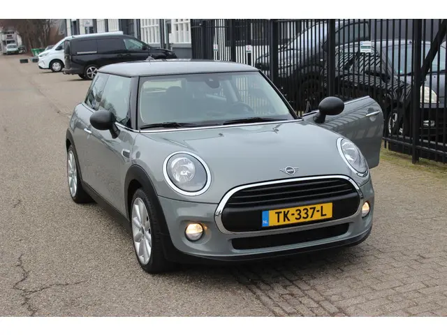 MINI One Mini 1.5 First Salt, Navigatie! 2018 Benzine 23