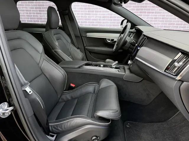 Volvo V90 B4 D Plus Dark 2023 Diesel 6