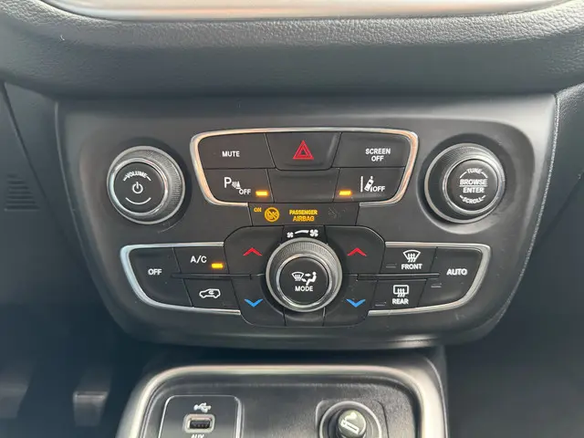 Jeep Compass 1.4 MultiAir Longitude 2018 Benzine 32