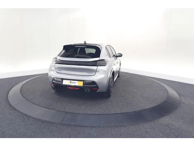 Peugeot 208 Hybrid 136 e-DCS6 GT 2024 Hybride Benzine 11