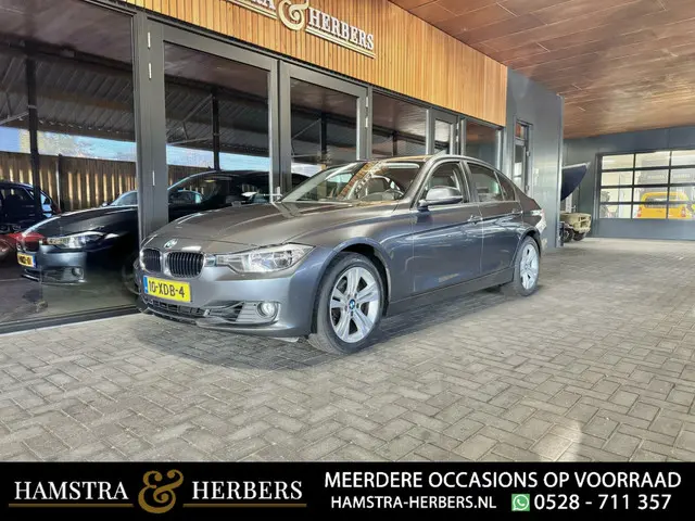 BMW 3 Serie 320i automaat antraciet, premium 2012 Benzine 1