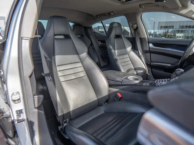 Porsche Panamera 3.0 4S 2015 Benzine 37