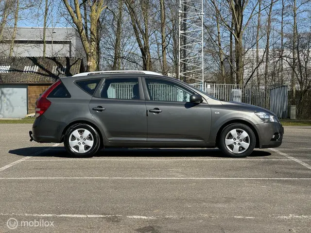 Kia cee'd Sporty Wagon 1.4 CVVT Comfort Pack 2012 Benzine 5