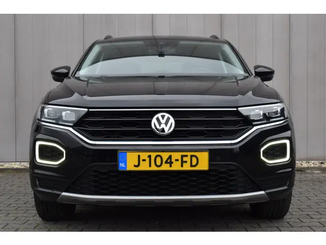 Volkswagen T-Roc 1.5 TSi 150pk Sport 2019 Benzine 19