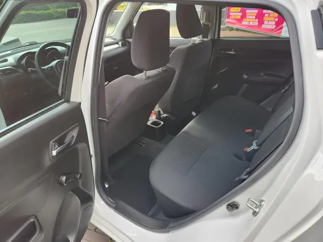 Suzuki Swift 1.2 Select 2018 Benzine 7