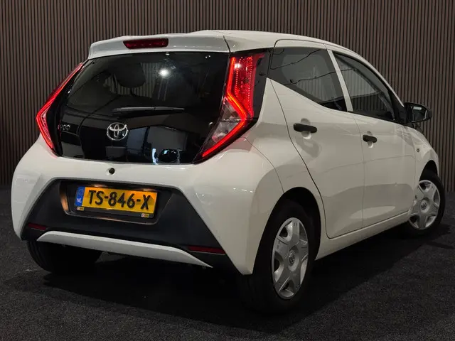 Toyota Aygo 1.0 VVT-i x-fun|Airco|Carplay 2018 Benzine 7