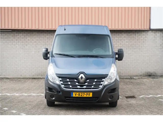 Renault Master T35 2.3 dCi L3H2 DL Energy 2018 Diesel 4