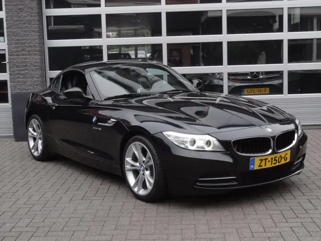 BMW Z4 Roadster SDrive18i High Executive 2015 Benzine 6